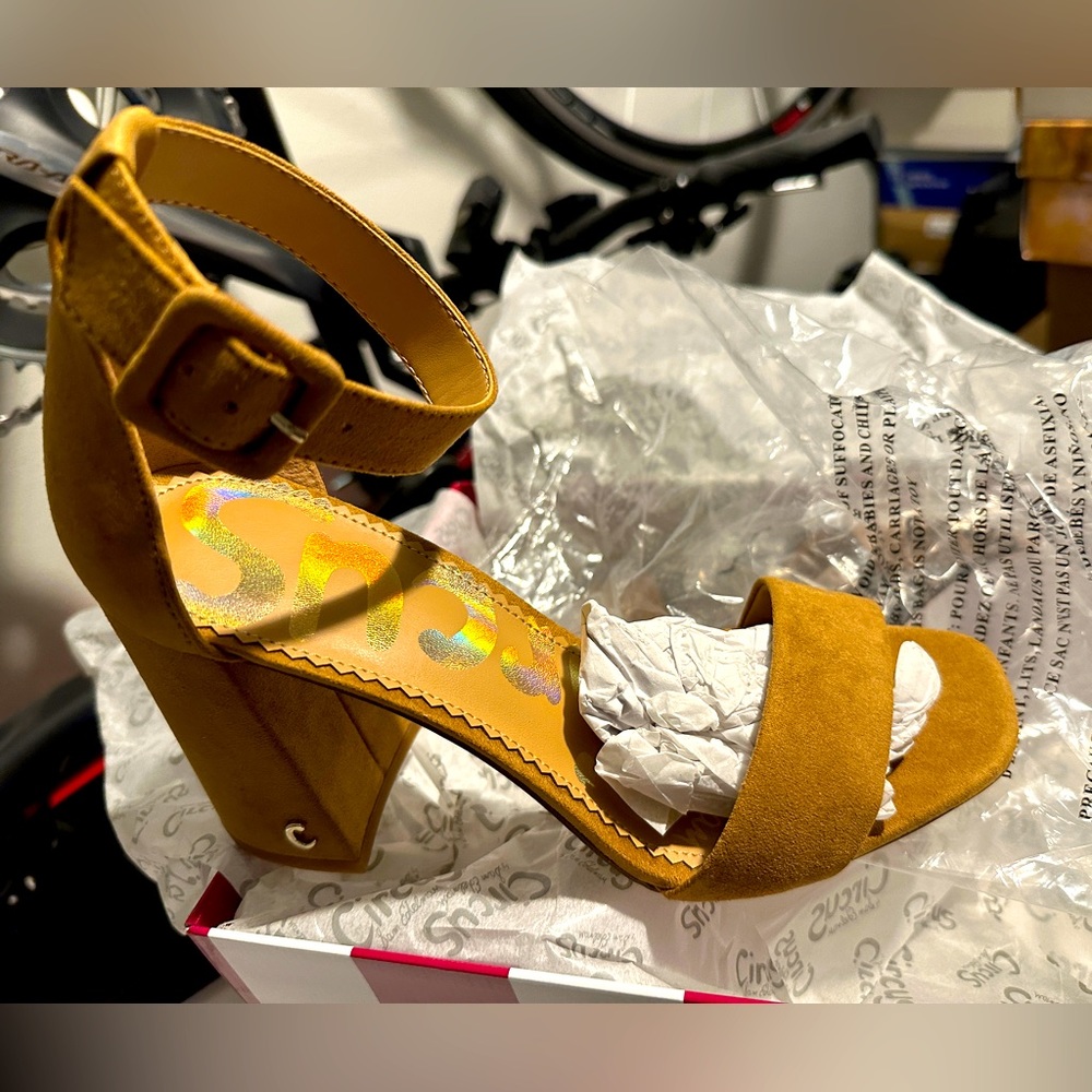 Sam Edelman, Style: Elizabeth, Color: Dark Camel Size 7 - Picture 1 of 3